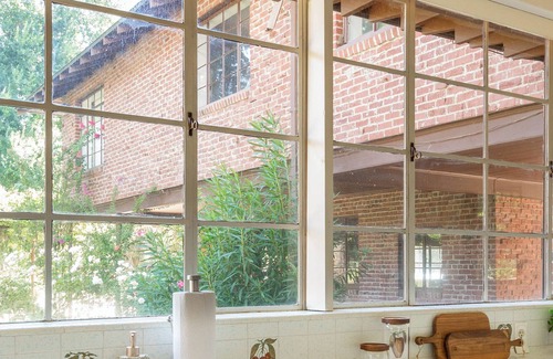 Roosevelt Villa | Fox Manor the Ultimate Fresno Getaway