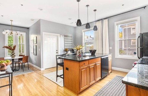 Fox Point Apartment | Fox Point Near Brown, RISD, Marina, Downtown Providence