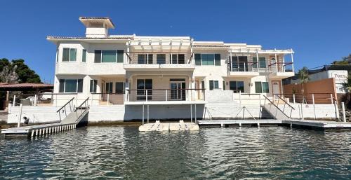 Parker Strip House | Fox River House, River Front getaway
