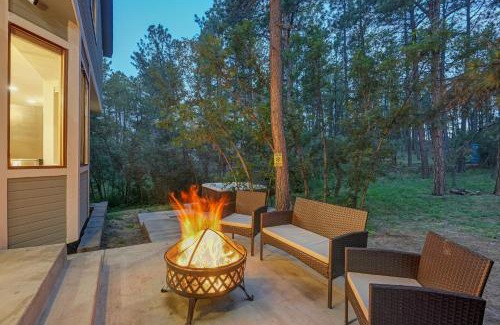Colorado Springs House | Fox Run Retreat Hot Tub & Fire Pit & BBQ