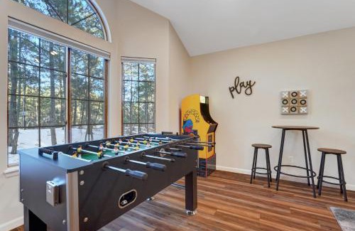 Colorado Springs House | Fox Run Retreat Hot Tub & Fire Pit & BBQ
