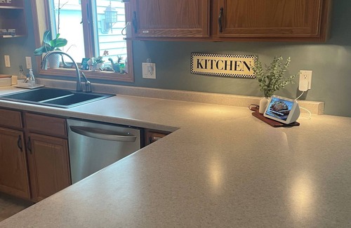 Neenah House | Fox valley home - 30 min drive to Lambeau Field