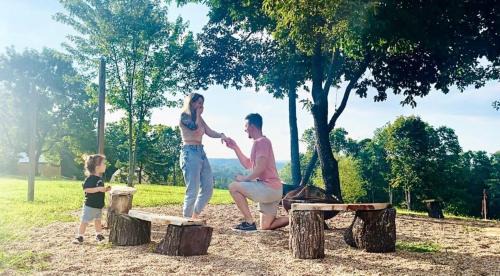 Eureka Springs House | Fox Wood Cabin-hot Tub Family-friendly, 50 Acres
