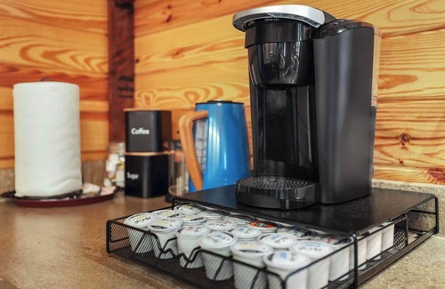 Eureka Springs Cabin | Fox Wood Cabin w/Hot Tub, family-friendly 50 acres, hot tub, three decks, only 15 min to downtown Eureka