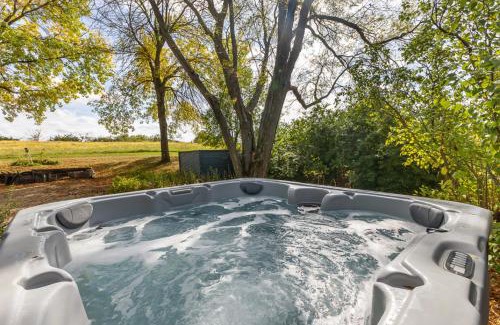 The Galena Territory House | Fox Wood Path Getaway