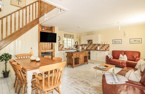 Gorran House | Foxes Den