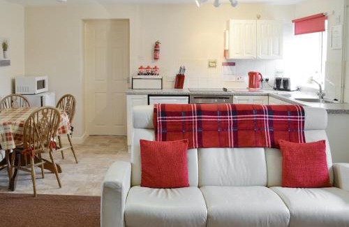Wootton Fitzpaine House | Foxglove Cottage