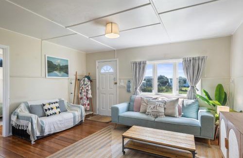 Foxton Beach House | Foxton Breeze - Foxton Beach Holiday Home