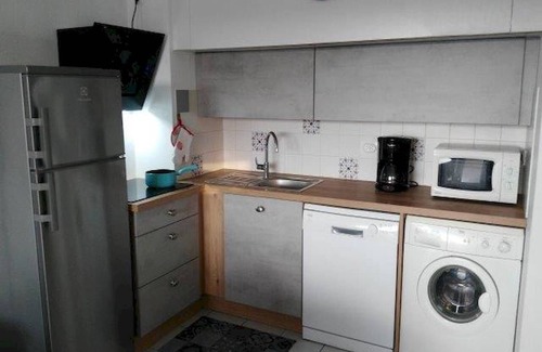 Frejus Plage Apartment | Fréjus Appartement Avec Wifi Parking Piscine Terrasse à 5' mer