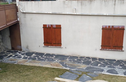 Angoustrine Apartment | Apartment in Agoustrine, Llivia, overlooking the river.