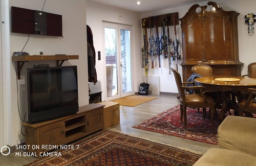 Angoustrine Apartment | Apartment in Agoustrine, Llivia, overlooking the river.