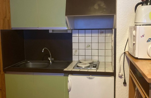 Besse-et-Saint-Anastaise Apartment | Cozy studio for 4 in Super Besse, ski-in/ski-out access