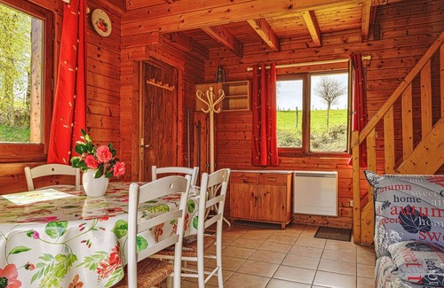 Camps-Saint-Mathurin-Leobazel House | Wonderful private villa for 5 guests with TV, terrace, pets allowed and parking