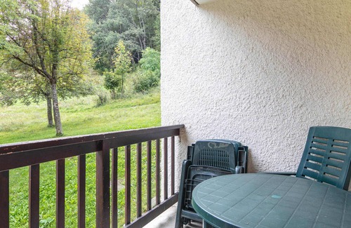 Montchavin Apartment | Beautiful Renovated Apartment · Balcony · Near Slopes and Shops · Ski Locker