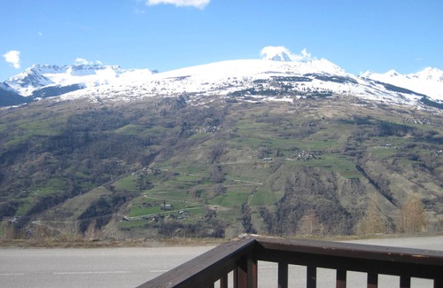 Montchavin Apartment | Renovated apartment near center, 2 bedrooms, 6 people, balcony, ski lockers