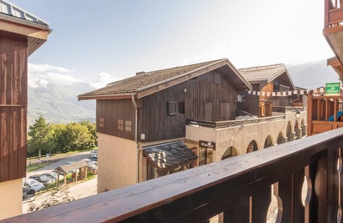 Montchavin Apartment | Spacious duplex in the heart of the resort, near the gondola, balcony, ski locker