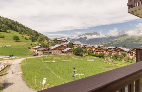 Montchavin Apartment | Renovated studio near slopes with balcony