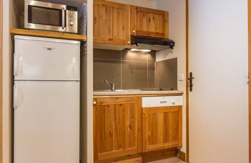Montchavin Apartment | Renovated duplex near slopes and shops, south balcony, 6 ppl, ski locker