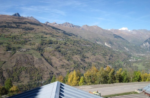 Montchavin Apartment | Renovated duplex near slopes and shops, south balcony, 6 ppl, ski locker