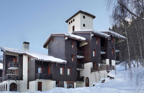 Montchavin Apartment | Renovated duplex near slopes and shops, south balcony, 6 ppl, ski locker