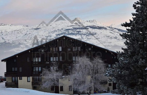 Montchavin Apartment | Renovated duplex for 8, 3 min to slopes, balcony and free parking