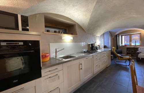 Saint-Martin-de-Belleville Apartment | Authentic vaulted apartment renovated in St Martin, 2 bedrooms, 4 pers, close to slopes