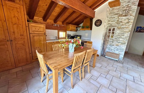 Saint-Martin-de-Belleville Apartment | Cozy Renovated Chalet with Terrace and Valley View in St Martin de Belleville