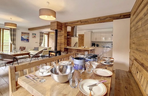 Le Bettaix Ski Chalet | Spacious luxury chalet with terrace and foosball