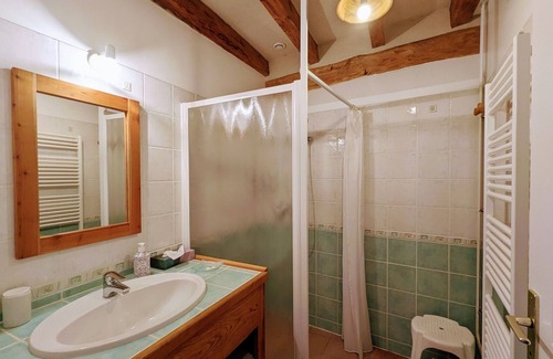 Faverolles Bed & Breakfast | Charming farmhouse guest room