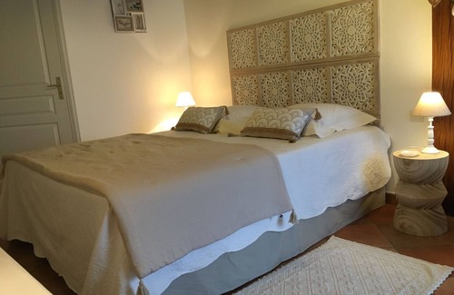 Faverolles Bed & Breakfast | Charming farmhouse guest room
