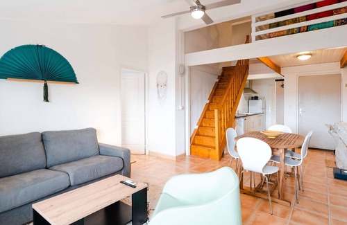 Gruissan Plage Apartment | FR21 Spacious 2room flat+Mezzanine with AC Plage des Chalets