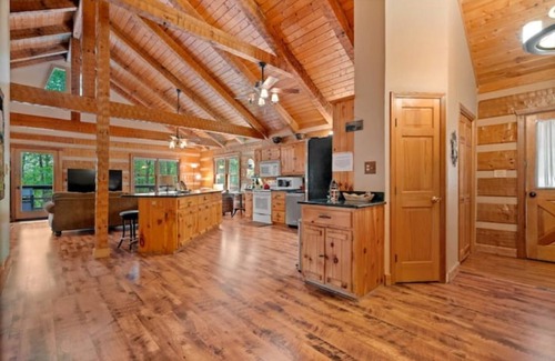 Hot Springs Village Cabin | Fragrance Free log cabin in Hot Springs Village- stunning!