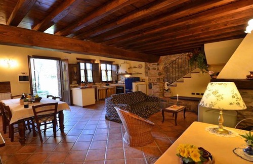 Montemagno Apartment | Francesca 1 junior suite pool and whirlpool