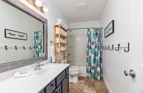 Saugatuck Villa | Francis Way - Four Bedroom Villa, Sleeps 8