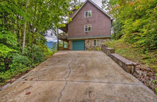 Franklin House | Franklin Cabin with Game Room, Mountain-View Deck