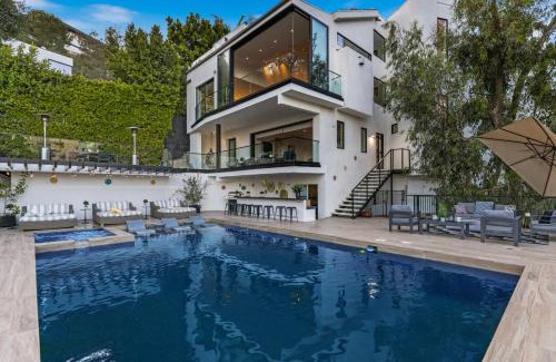 Hollywood Hills West Villa | Franklin Modern