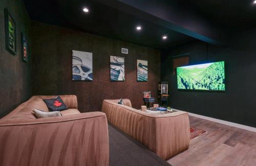 Hollywood Hills West Villa | Franklin Modern