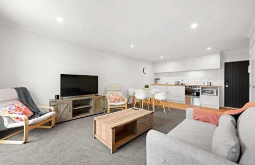 Frankton House | Frankton Townhouse Retreat - Central