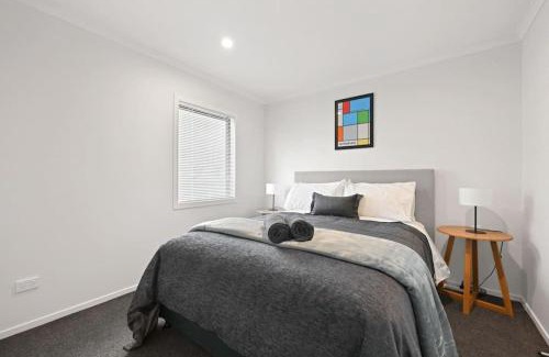 Frankton House | Frankton Townhouse Retreat - Central