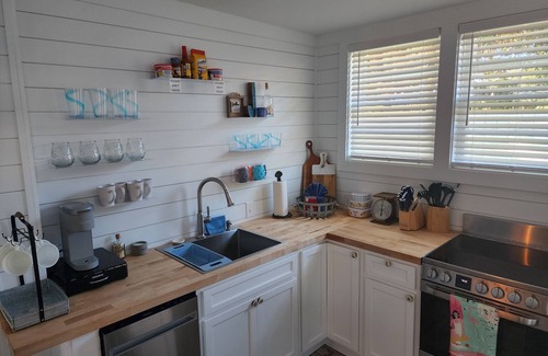 Fort Walton Beach Cottage | Frannys FUN Florida Cottage by the Beach Downtown Fort Walton Beach!