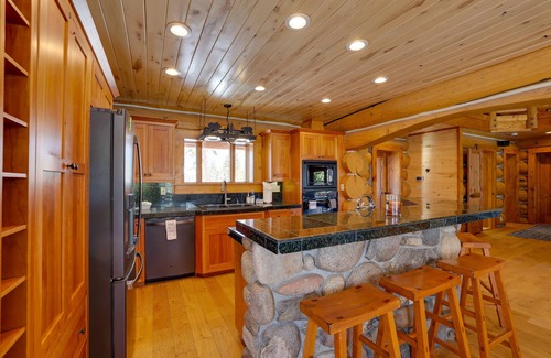 Granby House | Fraser Chalet w/Hot Tub & Mountain Views
