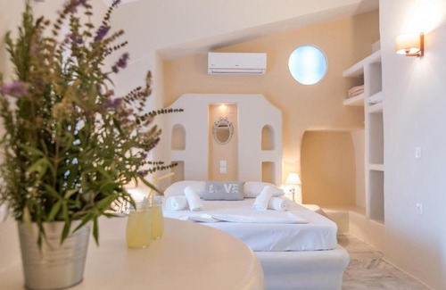 Tinos Hotel | Fratelli Family Rooms