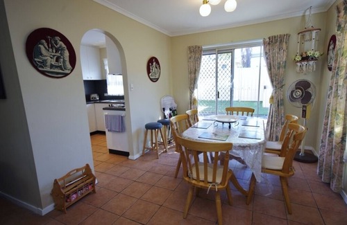 Toukley Apartment | Fravent House - 3 Bedroom Home