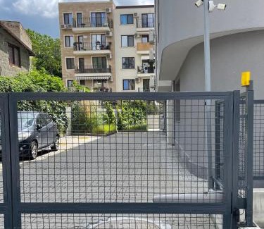 Primorski Apartment | Freddo apartment - Coral Residence complex with parking & pool
