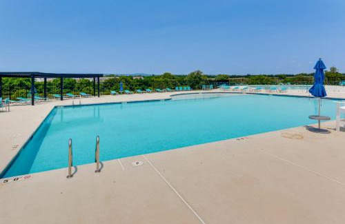 Frederick House | Frederick Townhome with Balcony, Close to Parks!