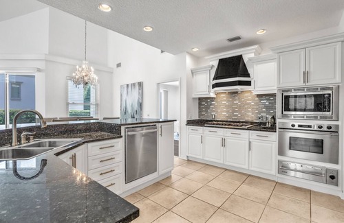 Avalon Beach Estates House | Free Activities! Avalon Beach Estates! 30 Paginet Road!
