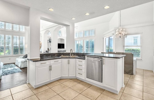 Avalon Beach Estates House | Free Activities! Avalon Beach Estates! 30 Paginet Road!