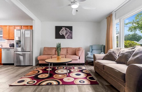Frederick House | FREE Amenities 4Bd 2 Bath Oasis 8mins to Downtown