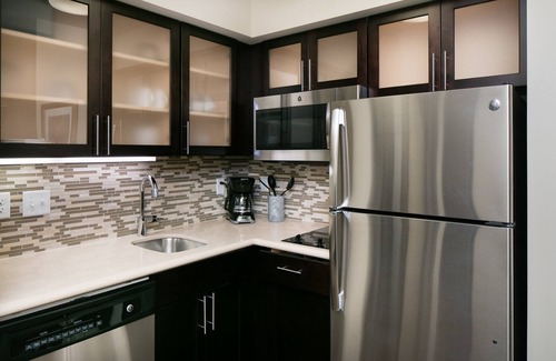 Historic East Village Apartment | Free Breakfast, Free Wi-Fi, Indoor Pool, Hot Tub | Studio with Roll-in Shower