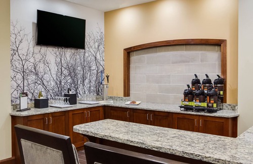 Historic East Village Apartment | Free Breakfast, Free Wi-Fi, Indoor Pool, Hot Tub | Studio with Roll-in Shower
